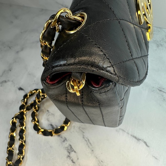 ❌❌ Chanel Vintage Mini Crossbody Bag Round Moon Flap Oversized CC Black/Gold 24K - Picture 13 of 16